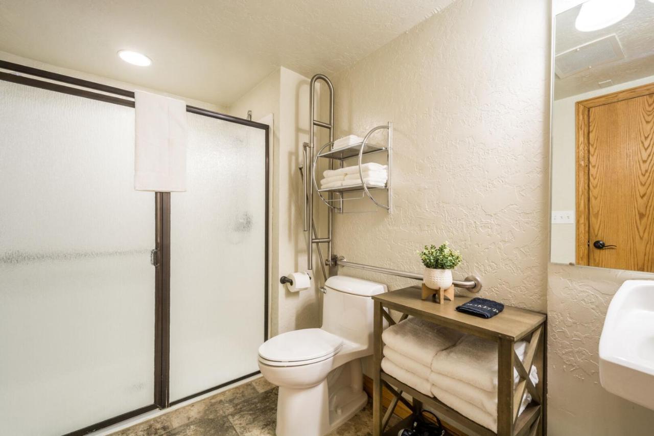 Powder Hound 1 Bedroom Brighton Chalet ภายนอก รูปภาพ